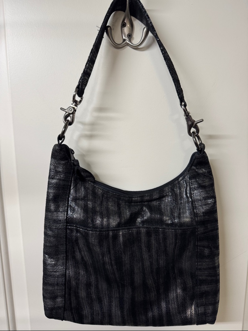 Women's Black Shoulder Bag - Textured Hobo Carryall